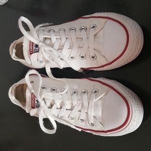 Womens white converse size 8